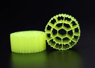 satın al MBBR Biofilter Medyası Plastik Filtre Medyası 0.96 - 0.98g/cm3 yoğunluk ve beyaz renk online manufacture