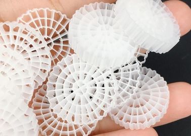 satın al Havuz Biyokütle Taşıyıcı K3 Mbbr Biyolojik Filtrasyon İçin Medya 25*4mm biyopip IFAS su arıtma beyaz renk HDPE online manufacture