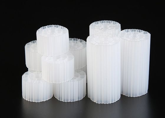 satın al 35mm X 18mm Boyut Virgin HDPE Malzemesi MBBR Bio Media PE07 Akvaryumlar için online manufacture