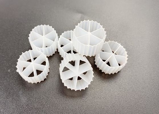 satın al Büyük Yüzey Alanı PE04 Virgin HDPE Beyaz Renk Mbbr Biyo hücre Filtre Medyası 800m2/M3 online manufacture