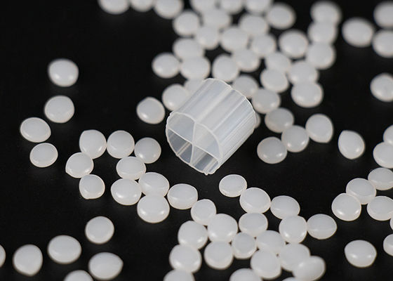 Beyaz Hdpe MBBR Hareketli Yatak Biofilm Reaktörü 800m2/M3 Büyük yüzey alanı