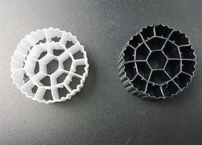 Aktif hücre işlemi Beyaz Renkli HDPE Plastik MBBR Medyası SBR'ler için