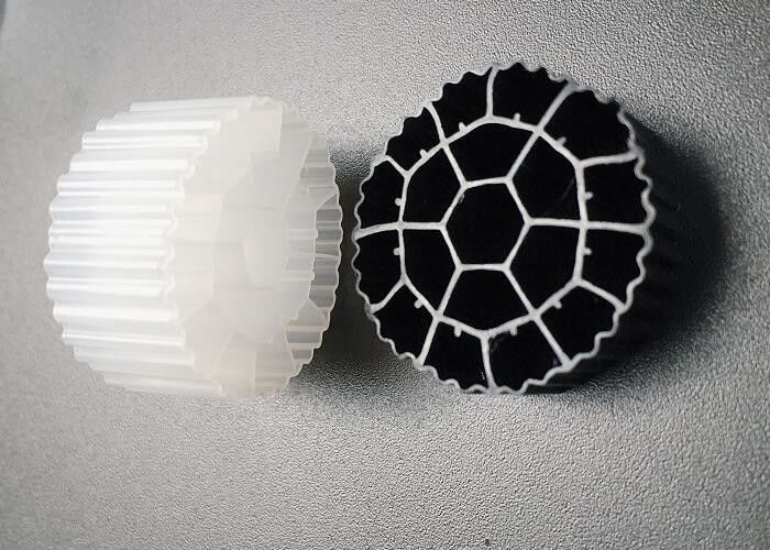 Aktif hücre işlemi Beyaz Renkli HDPE Plastik MBBR Medyası SBR'ler için