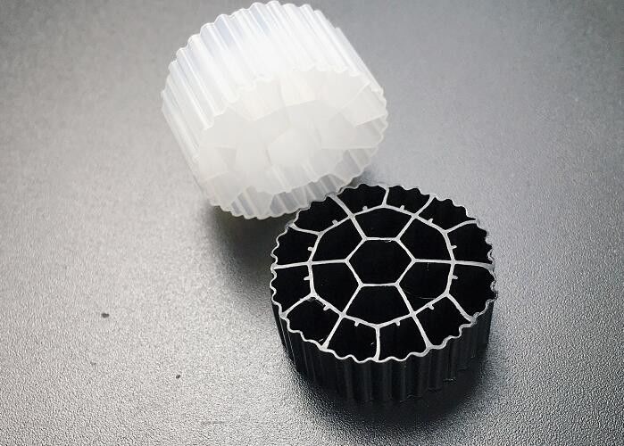Aktif hücre işlemi Beyaz Renkli HDPE Plastik MBBR Medyası SBR'ler için