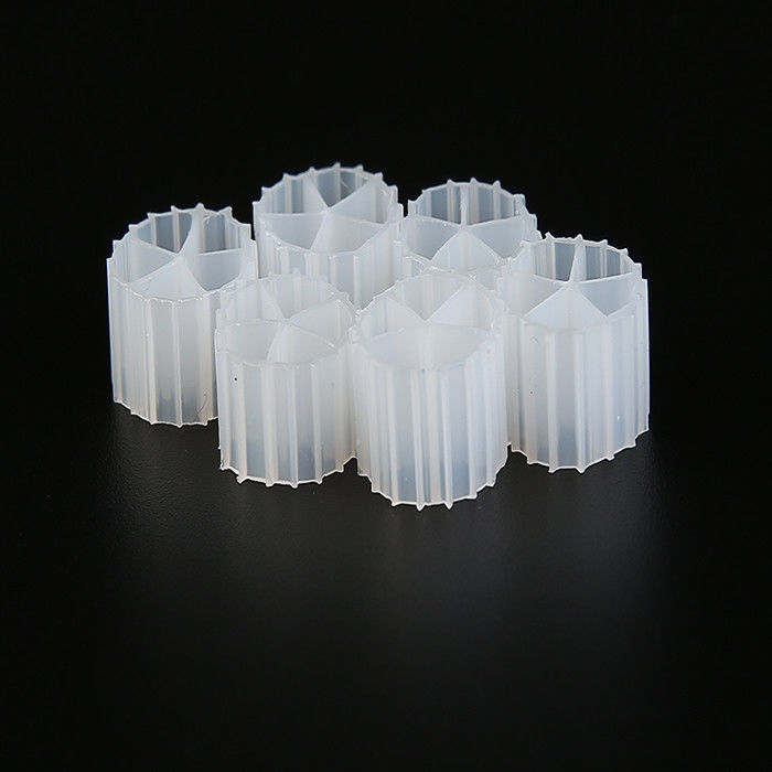 Beyaz 5 delikli bakire HDPE Filtre Medyası Uzun ömür 10mm X 7mm Boyut