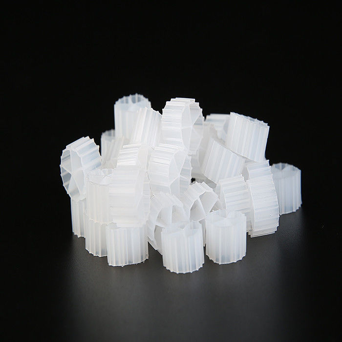 Yüksek verimlilikli bakire HDPE MBBR Filtre Medyası K1 Akvaryum Medyası