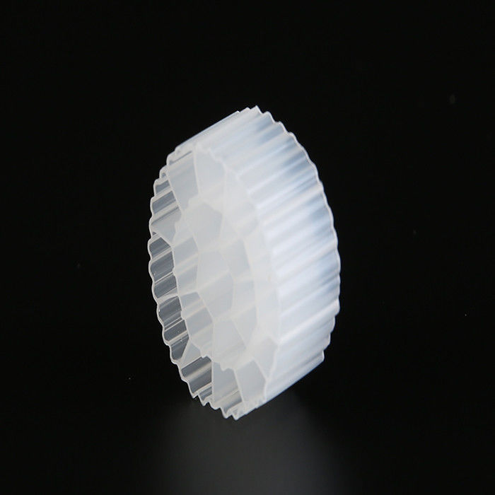 HDPE Beyaz Plastik K3 Filtre Medyası Su Arıtma Bio Cel For Pond Cass Process Move Amonyak Azot