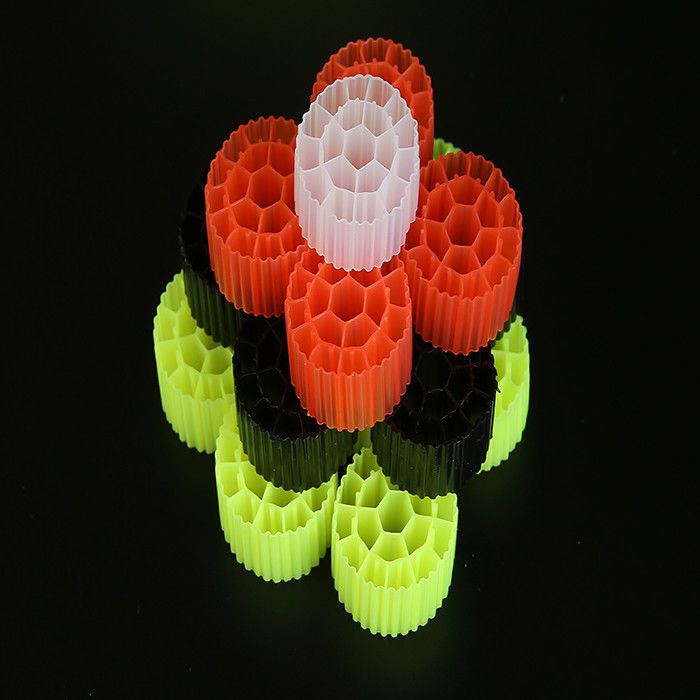 Kırmızı / Sarı Plastik MBBR Biyo Medya K1 500 m2/m3 Yüzey Alanı Beyaz Renkli