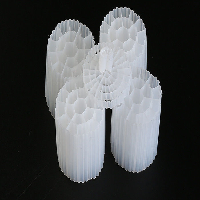 Biyo hücre filtre ortamı hareketli yatak filtre 500 m2/m3 Yüzey alanı bakire HDPE malzemesi ile