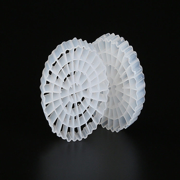 Kanalizasyon Arıtma Plastik Filtre Medyası MBBR HDPE biomover büyük 1200 m2/m3 Yüzey Alanı IFAS ekipmanları