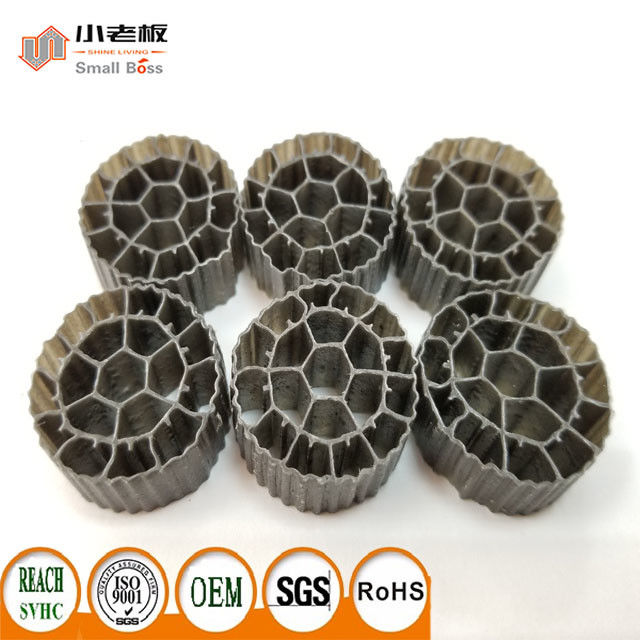 25 mm x 12 mm renkli MBBR Filtre Medyası HDPE Malzeme PE06 Bio Medyası