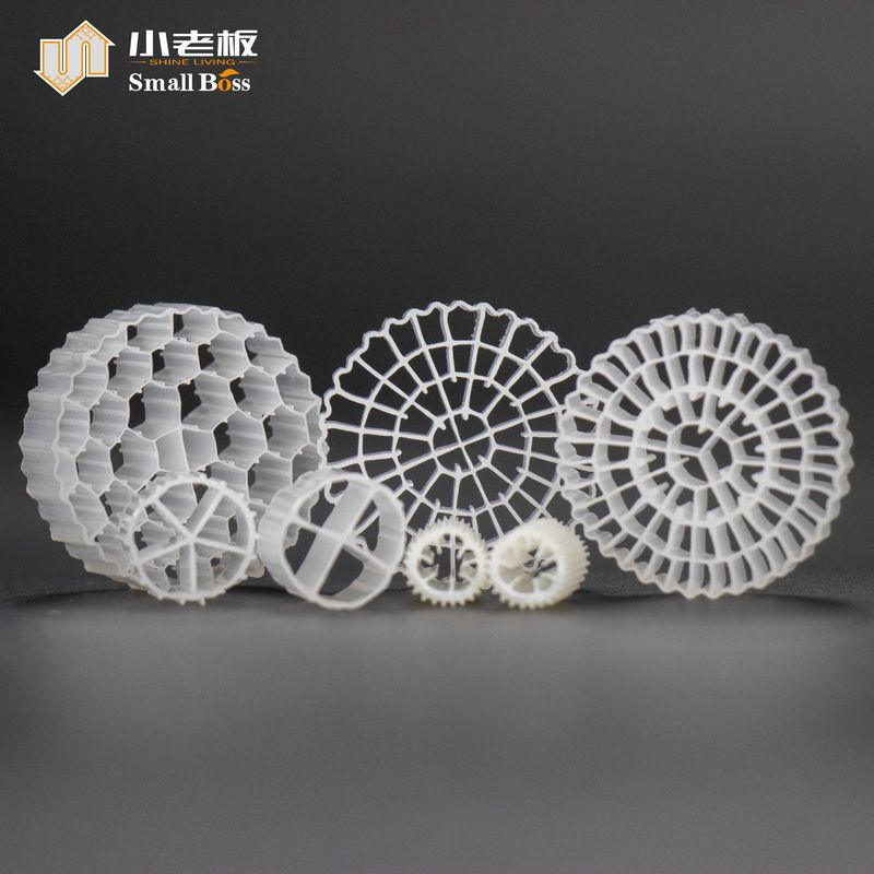 Aktif Kalıp MBBR Biyokütle Filtresi 25*10mm 38 Oda Su Somonları Kara Temelli Akvakültür Yüzen Taşıyıcı