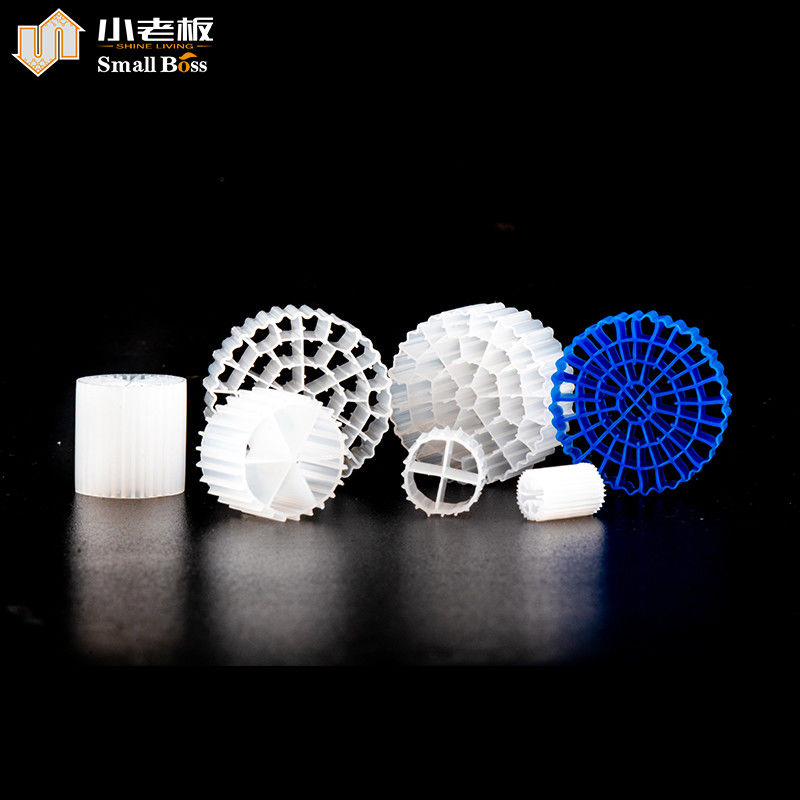 PE38 Hareketli Yatak Biofilm Reaktörü Beyaz Doğal Renk Bakire HDPE Malzemesi Mbbr Taşıyıcı