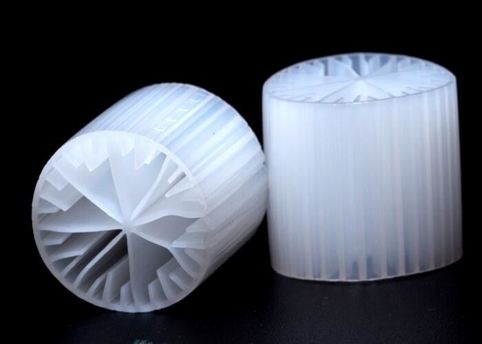 Beyaz renkli ve bakire HDPE malzemesi olan 15*15mm boyutlu anaerobik tank için MBBR filtre ortamı
