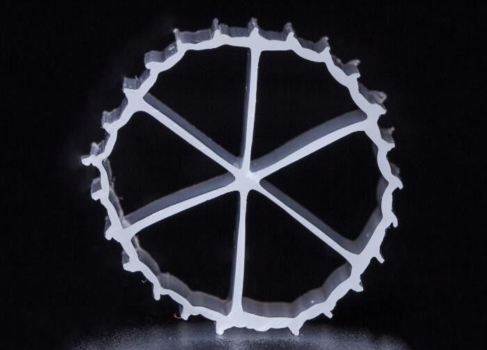 16*10mm Boyutlu MBBR Filtre Medyası Virgin HDPE Malzemesi ve Hızlı Taşıyıcı Biofilm Oluşumu
