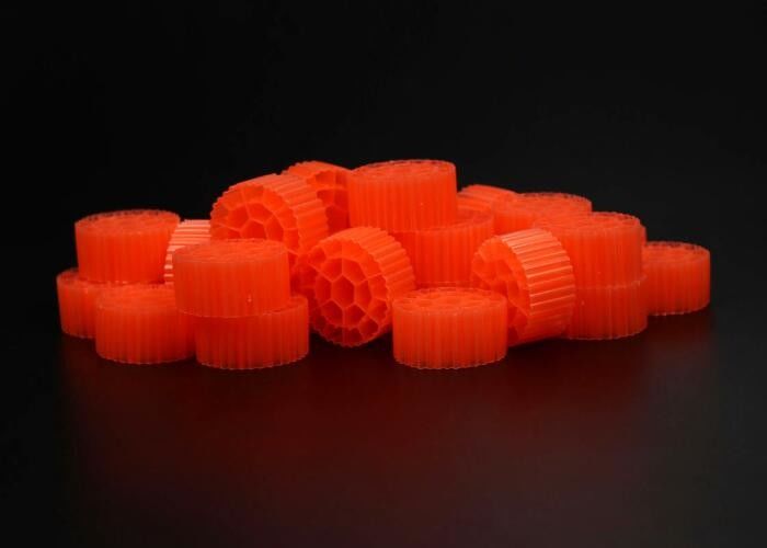 Büyük yüzey alanı K1 Media Filter PE07 Göl Su Servisi için MBBR Media