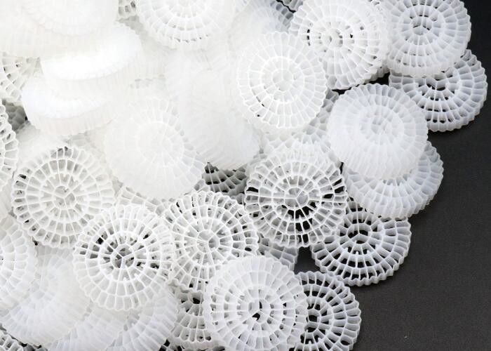 Su Arıtma Tesisi için HDPE Yüzen Hareketli Yatak Filtre Medyası MBBR Biyo hücre