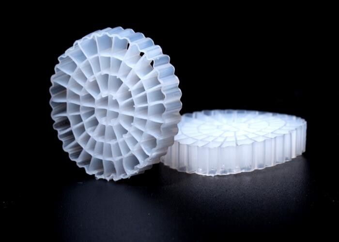 Virgin HDPE malzemesi K5 MBBR İyi yüzey alanı ve beyaz renkli filtre ortamı