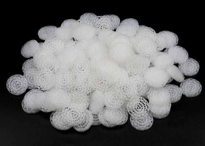 Endüstriyel Su Arıtma Biyo hücre Filtre Medyası Kara tabanlı MBBR Yüzen Taşıyıcı