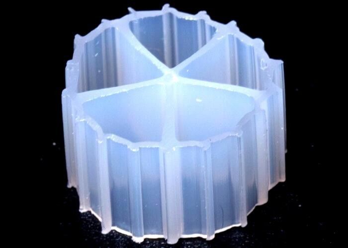 Beyaz Renkli Balık Havuz Bakire HDPE Biyocell Biyo Filtre Medyası İyi yüzey alanı