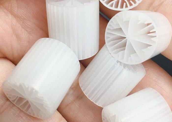 Çevre dostu Anaerobik Tank Su Arıtma MBBR Bio Media 15*15mm Büyük yüzey alanı