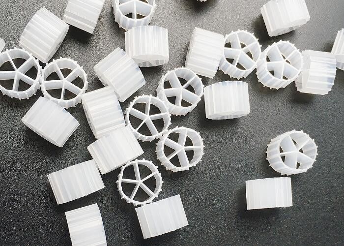 Biofilm MBBR Filtre Taşıyıcı Karides Çiftliği İçin Sıcak RAS Su Arıtma 10*7mm