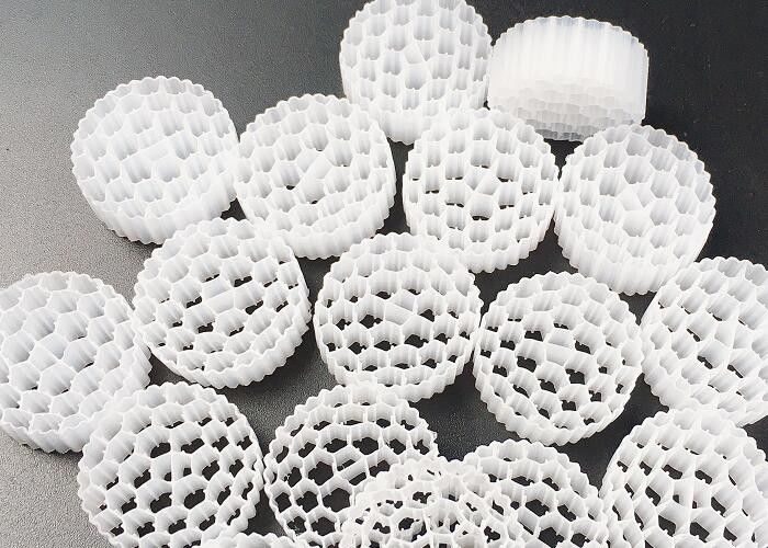 38 oda K3 IFAS teknolojisi MBBR endüstriyel su arıtma endüstriyel su arıtma fiyatı 25*10mm