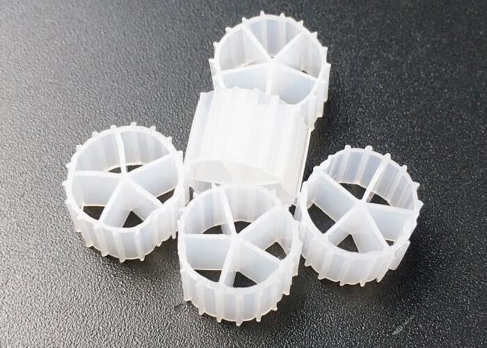 Balık Çiftliği Bioballs BIO Filtre Medyası Beyaz Renk 10 * 7mm Yüzen Dolgu 100% Virgin HDPE biyo filtre medyası