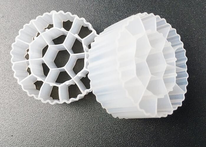 19 Delik 25*10mm Beyaz Biyogaz Filtre Taşıyıcı UV Dirençli Biofilm Medyası