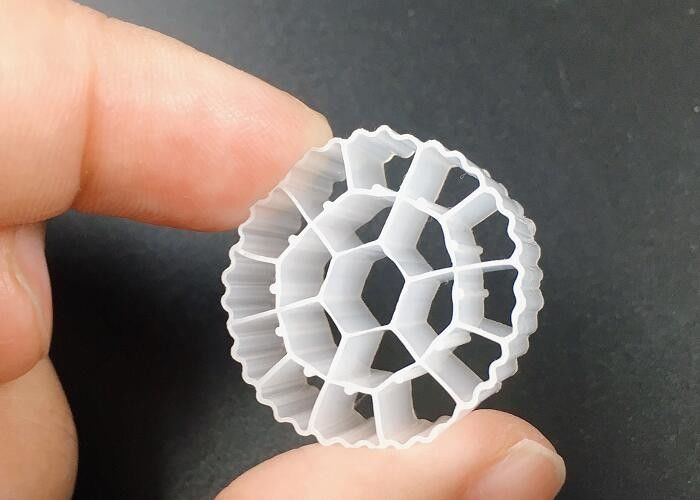 Hdpe K3 Biyo hücre MBBR Su Arıtma Medyası 25*12mm 600m2 / M3 Büyük yüzey alanı