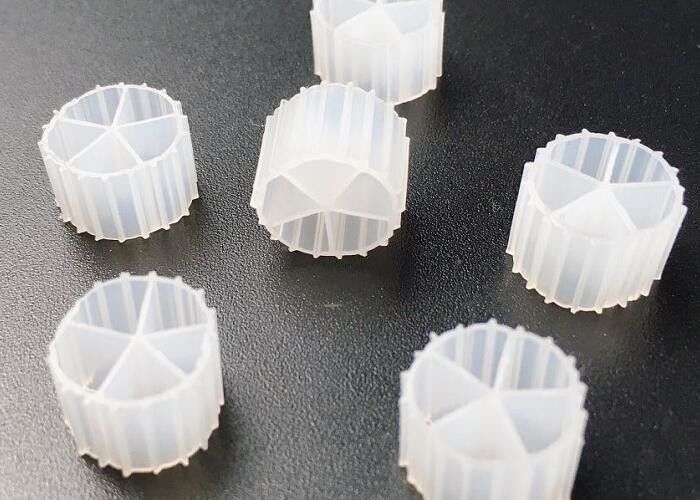 Stokta K1 MBBR Su Arıtma Tesisi 10 * 7mm Biyo hücre Mbbr Filtre Medyası