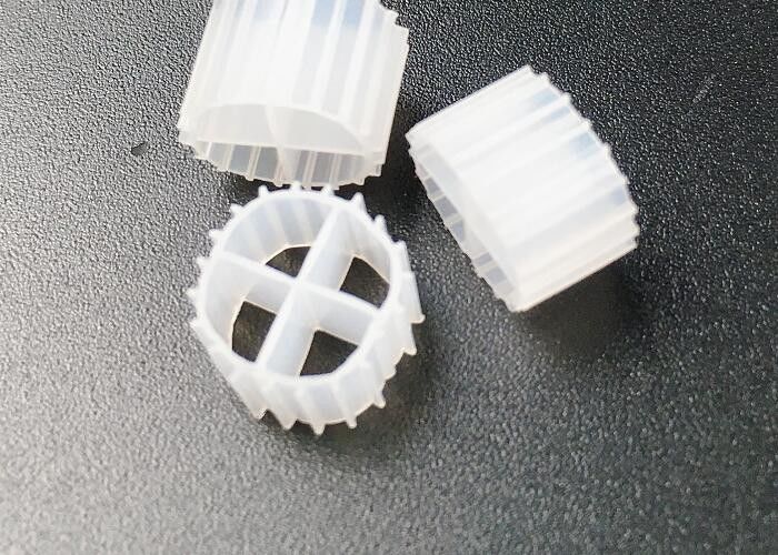 Kaldnes MBBR Biyo Filtre Medyası Yüzen Hareketli Yatak Biofilm Reaktörü Akvaryum Beyaz Renk 11*7mm