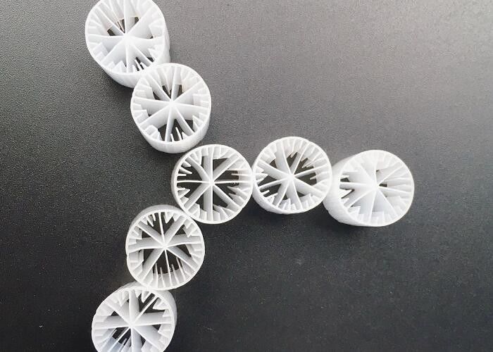 Yüksek Yüzey Alanı MBBR Filtre Medyası Beyaz Renk Bakire HDPE Malzemesi 15*15MM