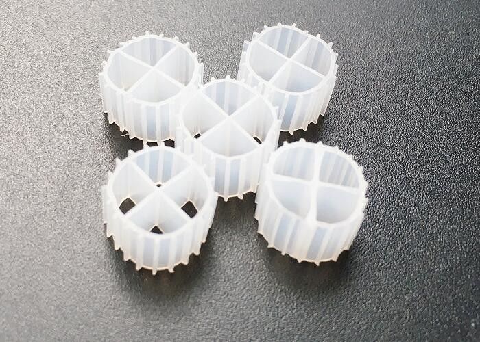 Beyaz Renk 11*7mm K1 Biyolojik Filtre Hdpe Mbbr Biyolojik Taşıyıcı Yüzen Biyopallılar