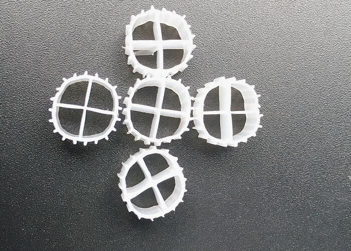 Beyaz Renk 11*7mm K1 Biyolojik Filtre Hdpe Mbbr Biyolojik Taşıyıcı Yüzen Biyopallılar