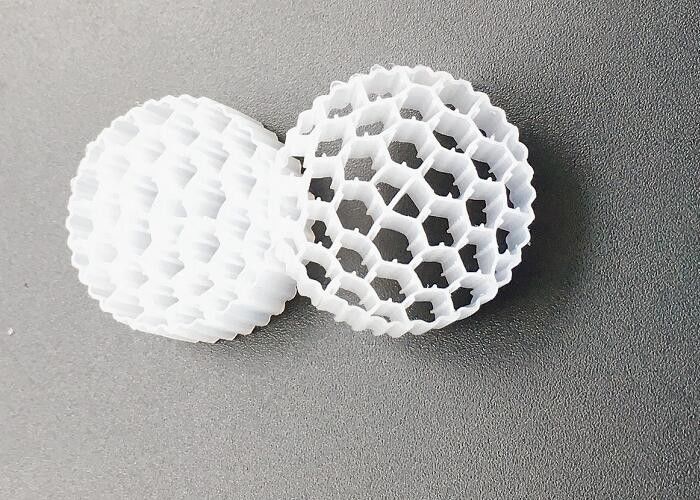 Kanatlı Bio filtre beyaz renk MBBR BIO MEDIA FAB CARRIER 25 * 10MM 38 Odalar atık su arıtma