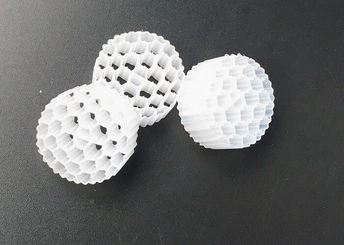 Kanatlı Bio filtre beyaz renk MBBR BIO MEDIA FAB CARRIER 25 * 10MM 38 Odalar atık su arıtma