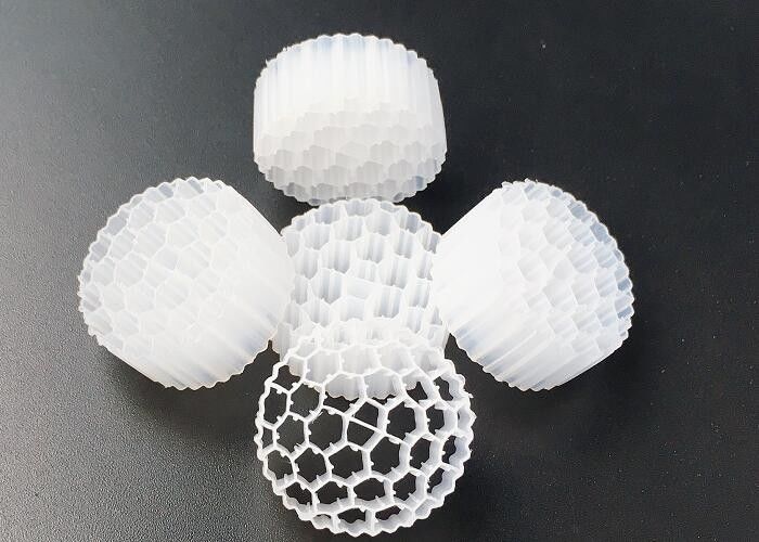 RAS için bakire HDPE malzemesi ve beyaz siyah rengi olan özel formül MBBR filtre ortamı