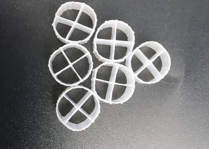 Hızlı Taşıyıcı Biofilm Oluşum Mekanizması Biyolojik Filtre Medyası 0.96-0.98g/Cm3 yoğunluk