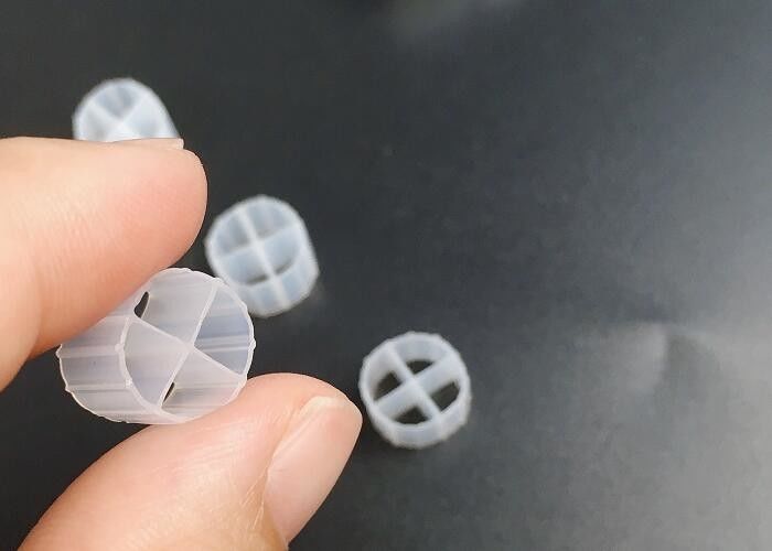 HIPS Beyaz Renk Plastik Biyo Medya, Taşınabilir Yatak Biofiltre 12*9mm Boyut
