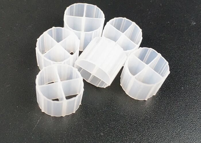 Hdpe'den yapılmış atık su arıtma için plastik koi havuzu yüzen biyo medya