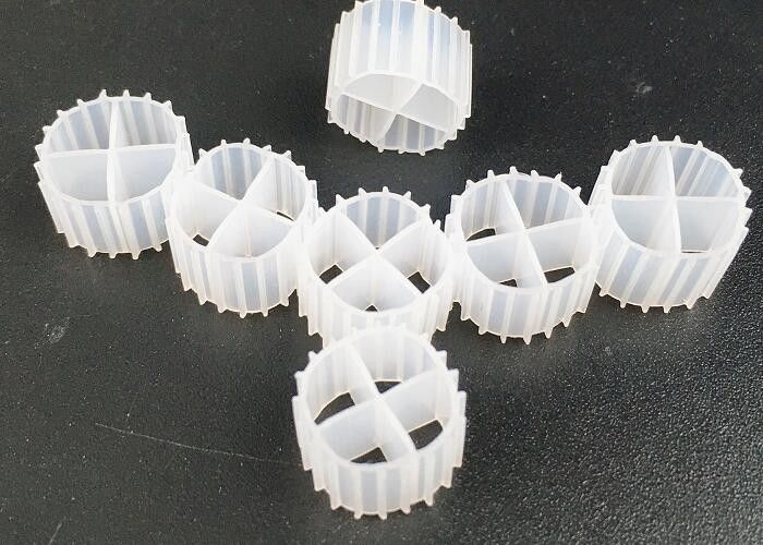 Virgin HDPE Malzemesi Kaldnes K1 Filtre Medyası Akvaryumlar İçin Bio Toplar
