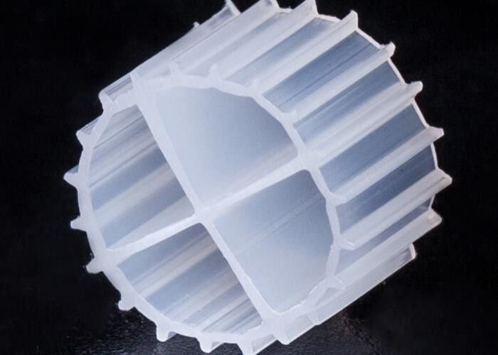 MBBR Biyofilter Medya Biyoçipler 0.96 - 0.98g / Cm3 yoğunluk RAS için Akvaçülüğü FAB biyo medya