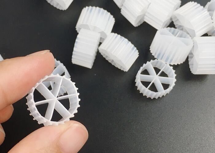 İyi Çarpışma Direnci HDPE MBBR Kaldnes Filtre Medyası Havuzlar İçin