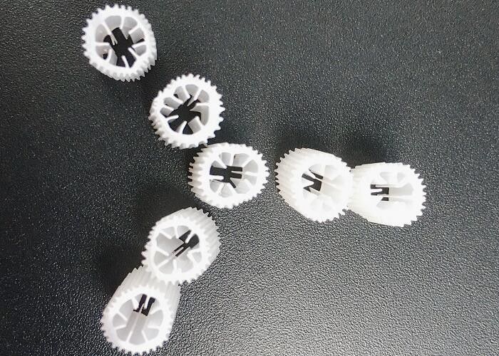 MBBR Bio Media Ağır Boyut 5 * 10mm Virgin HIPS Malzeme Plastik MBBR Filtre Medyası
