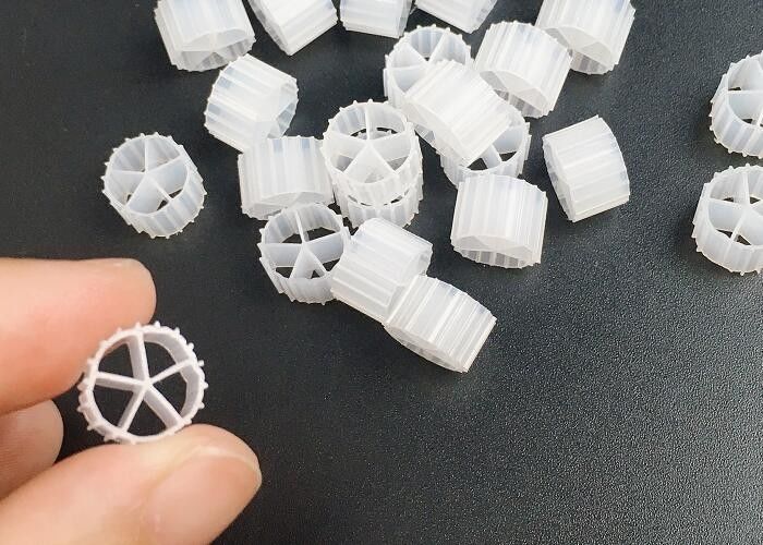 PE03 Biyolojik Atık Su Arıtma Tekniği MBBR Filtre Medyası PE Polimer Materail SBR Teknolojisi