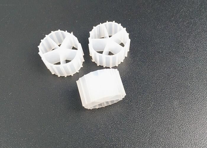 Beyaz 5 delikli bakire HDPE Filtre Medyası Uzun ömür 10mm X 7mm Boyut