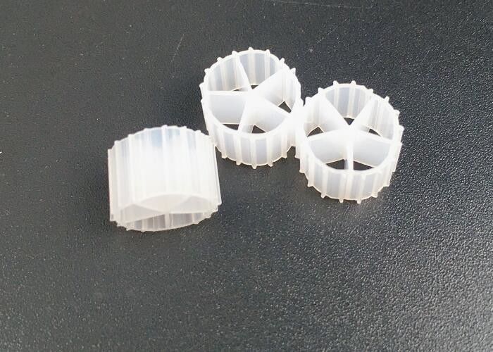 Beş delikli HDPE malzemesi MBBR K1 Akvaryumlar için Filtre Medyası Kanalizasyon Arıtma