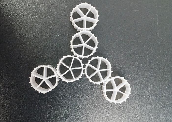 Çöplük suları arıtmak için bakire HDPE malzemesi ile beyaz renkli yüzen filtre ortamı