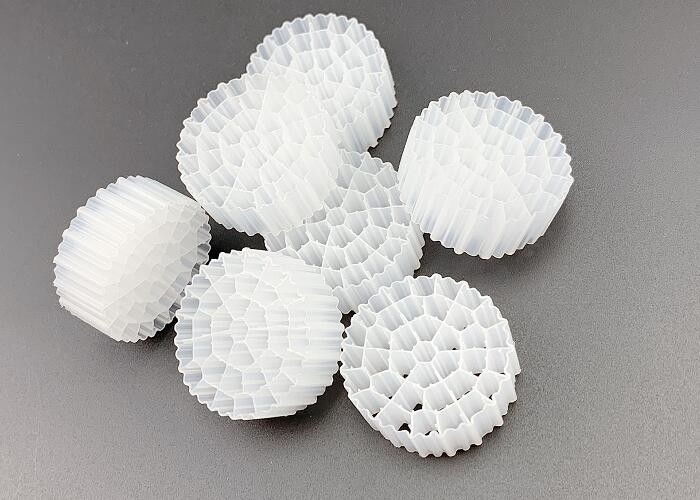 Beyaz Renkli HDPE K1 Su Kalitesini Artırmak İçin PE37 Filtre Medyası